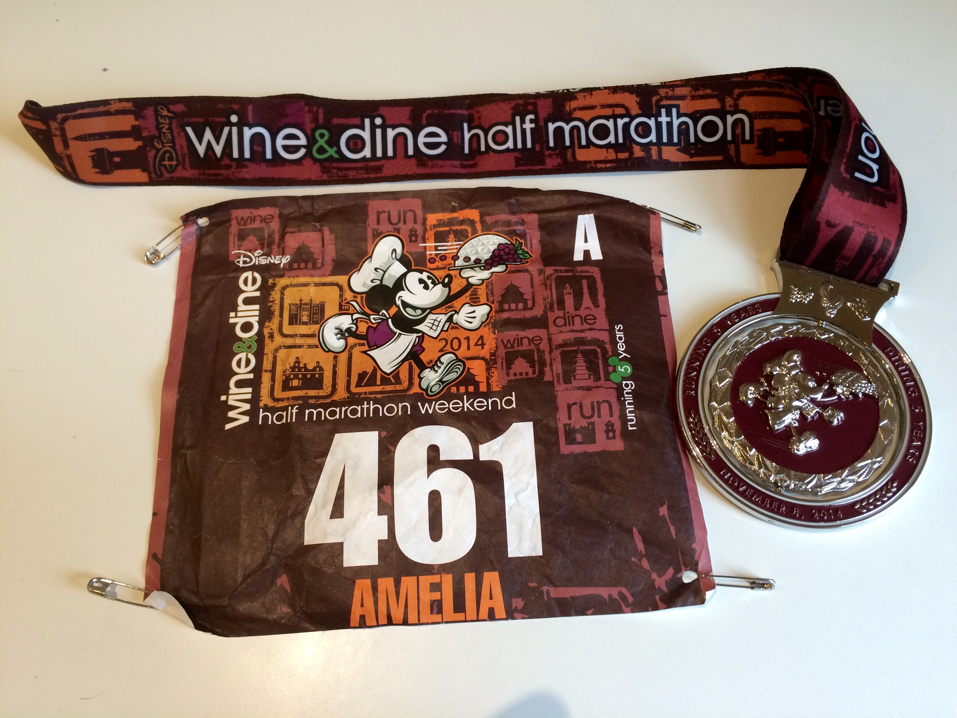 2014 Wine and Dine Half Marathon medal