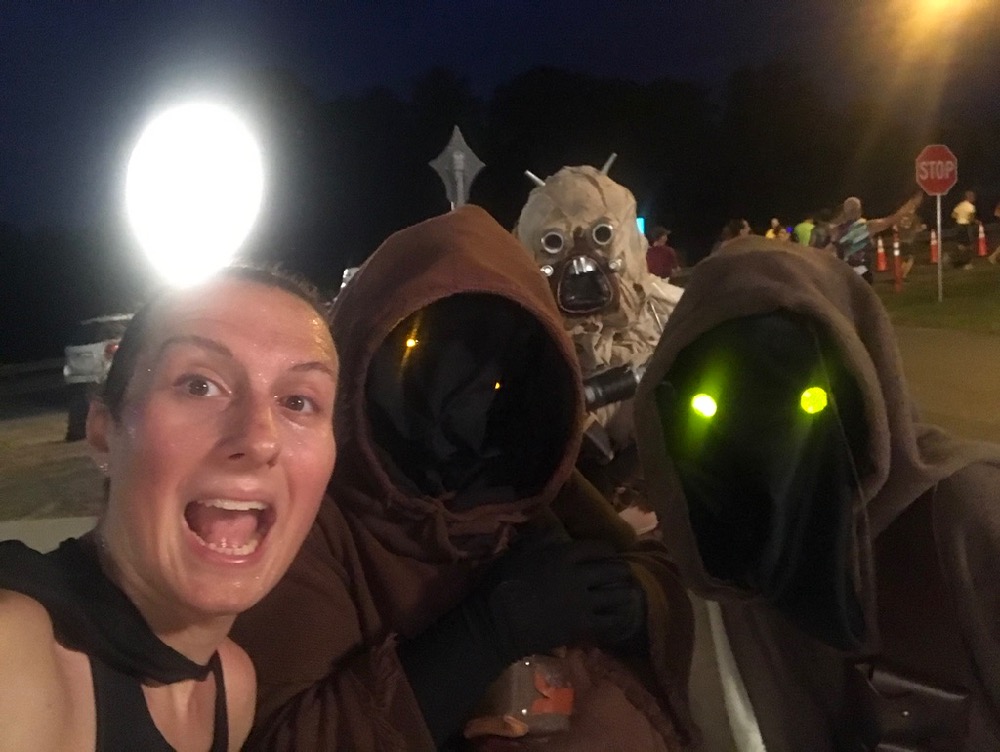Amelia selfie with jawa at runDisney Star Wars Dark Side Half Marathon