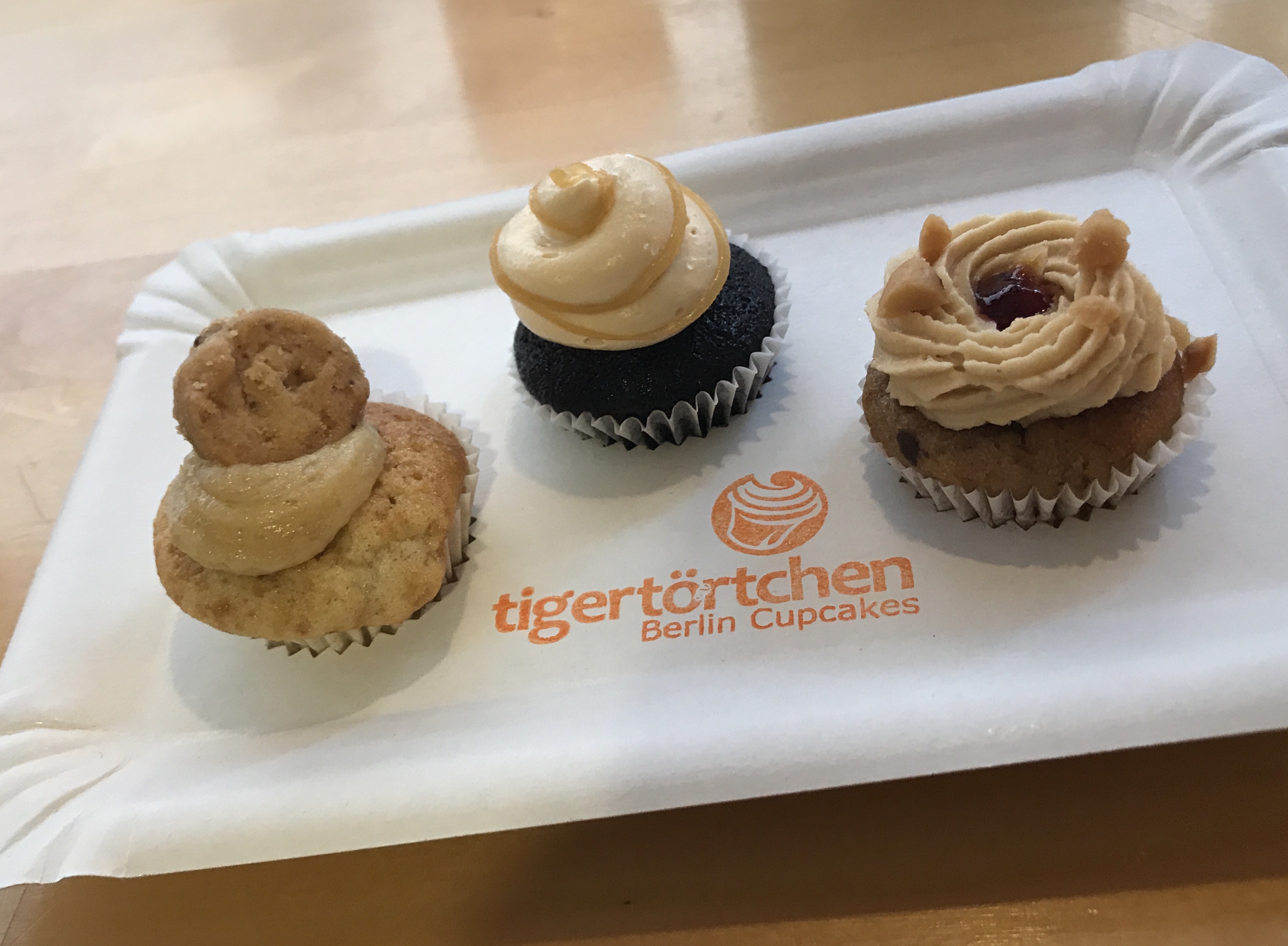 Check these mini cupcakes from Tigertötchen.